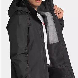 The North Face Men’s Resolve 2 Jacket — Size M